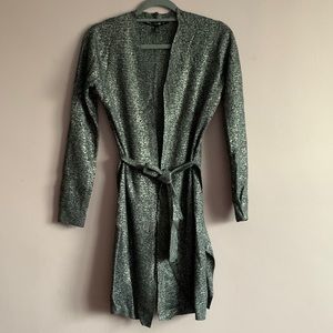 🌟 White House Black Market cardigan 🌟